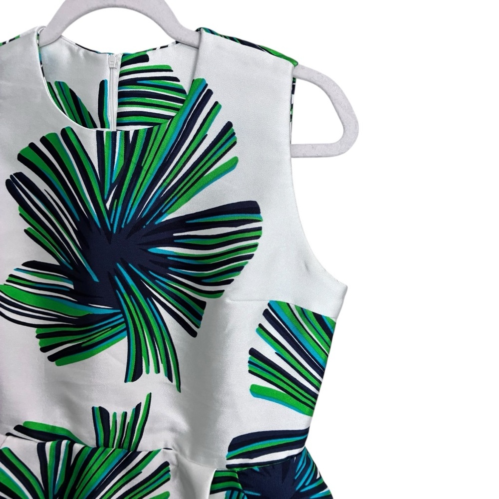 CC & DD - Tropical Sleeveless Dress with Bold Leaf Design - L - Picture 3 of 12